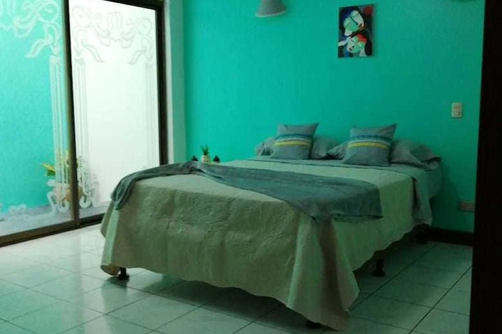Room 5 of 10