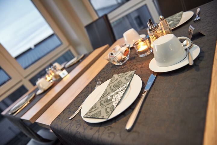 Dining 16 of 37