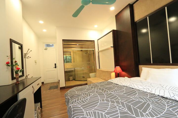 Room 9 of 35