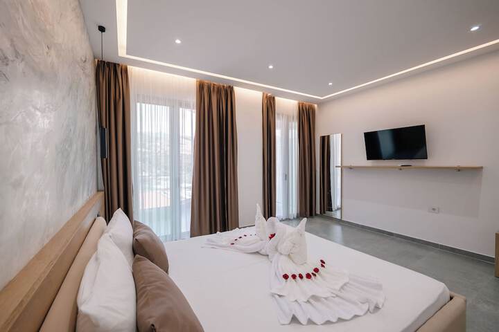 Room 12 of 35