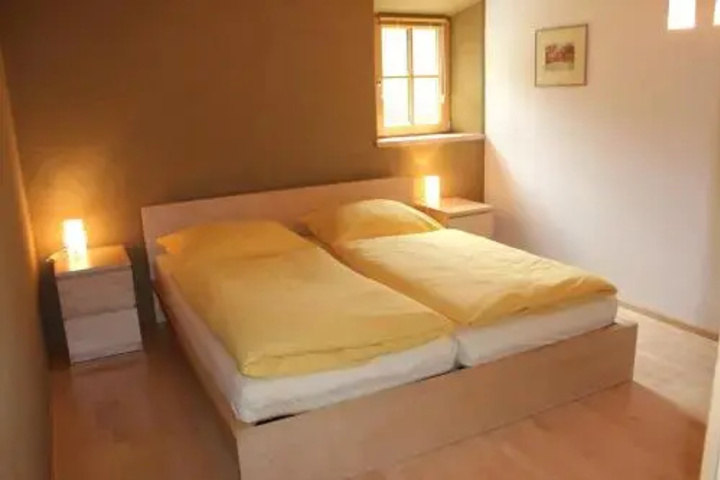 Room 4 of 14