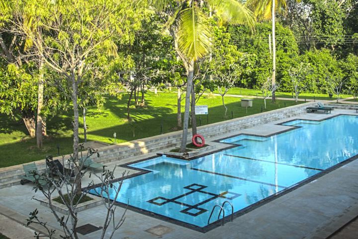Pool 31 of 60