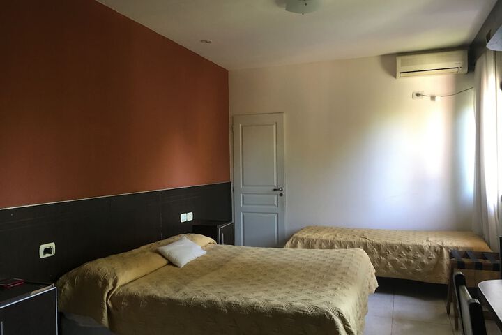 Room 9 of 40