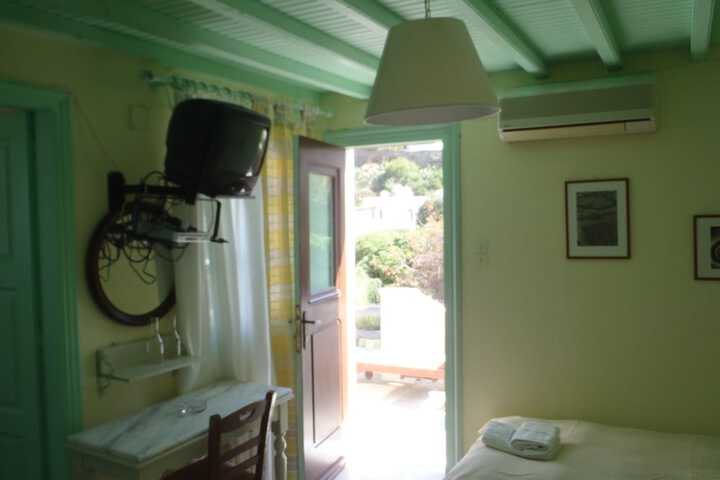 Room 14 of 106