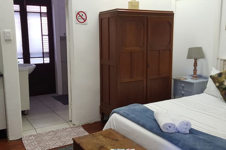 Room 2 of 41