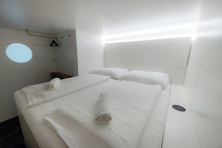 Room 7 of 25