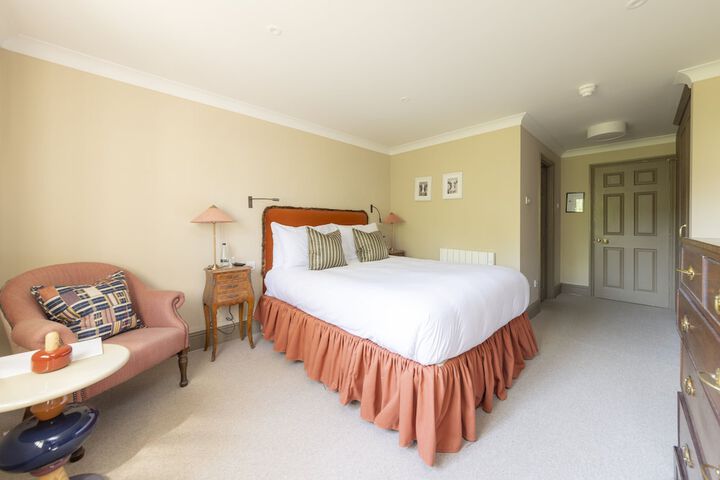 Room 35 of 122
