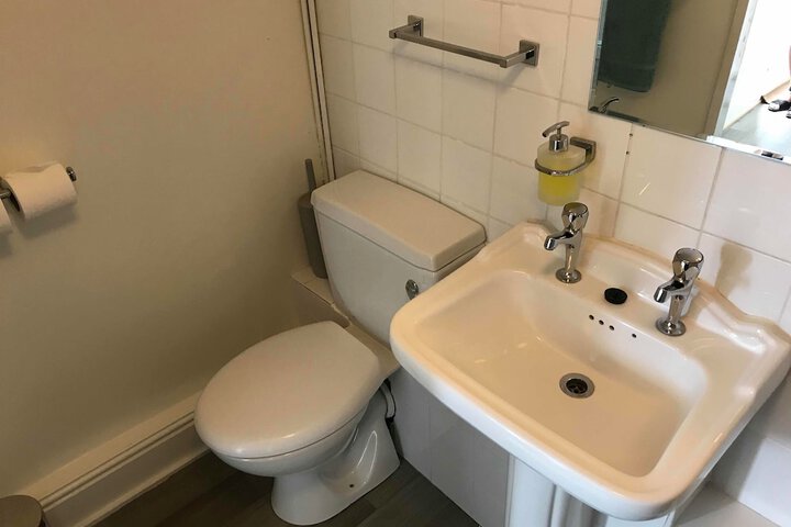Room 25 of 27