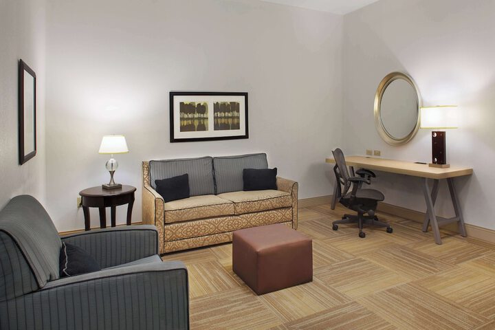 1 King Bed (4 of 24)