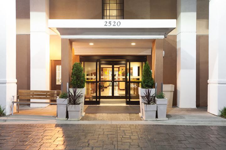 Hotel 33 of 35