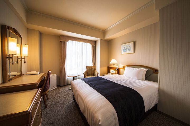 Room 3 of 18