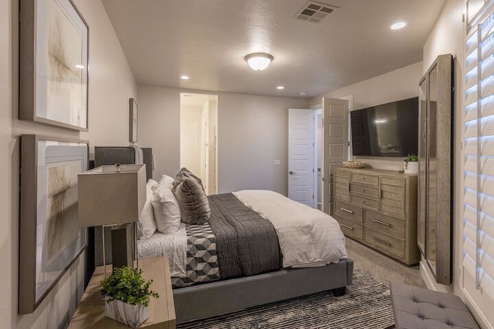 Room 5 of 37