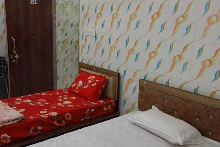 Room 4 of 17
