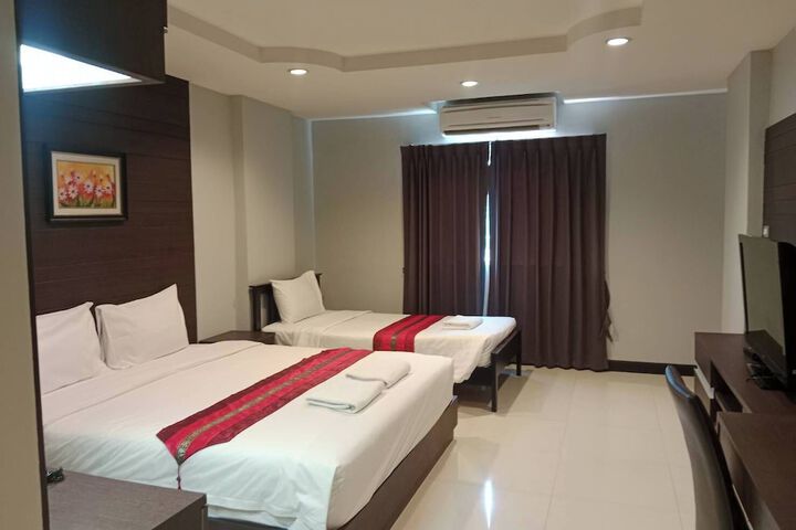 Room 17 of 36