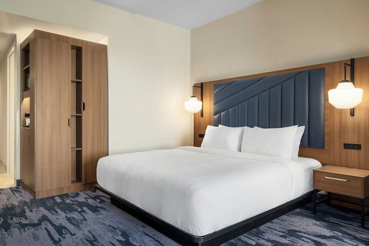 Room 8 of 32