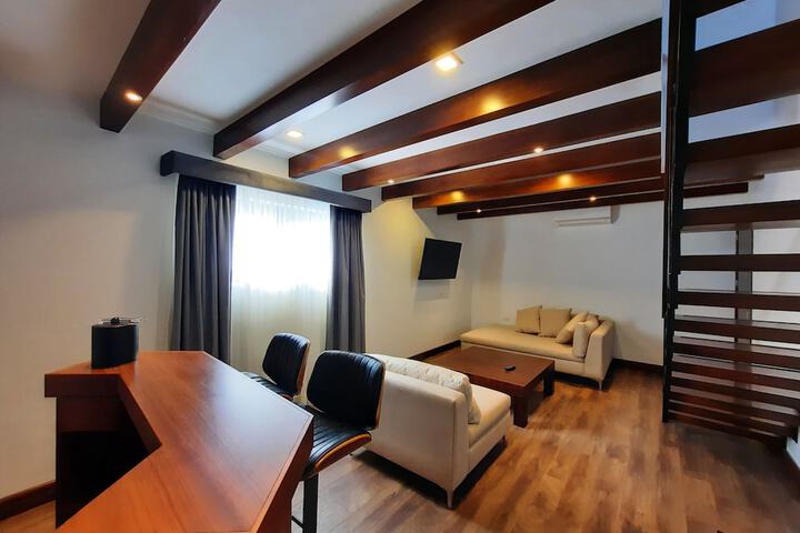 Room 27 of 103
