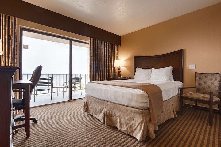 2 Queen Beds High Speed Internet Accessible Private Balcony No View Full Breakfast (3 of 15)