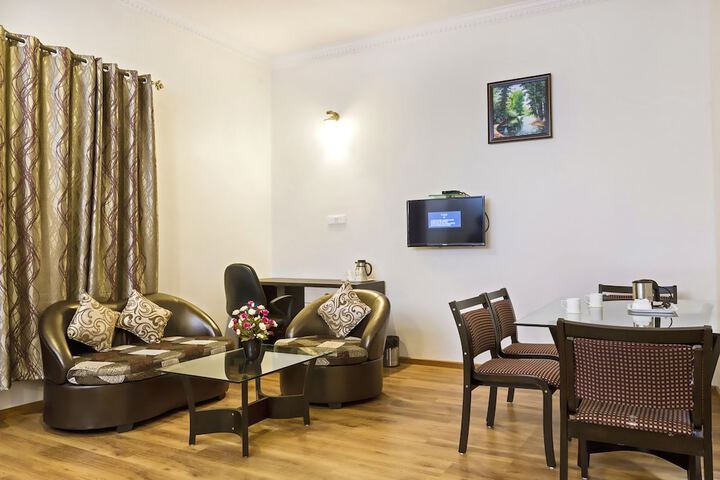 Room 9 of 25