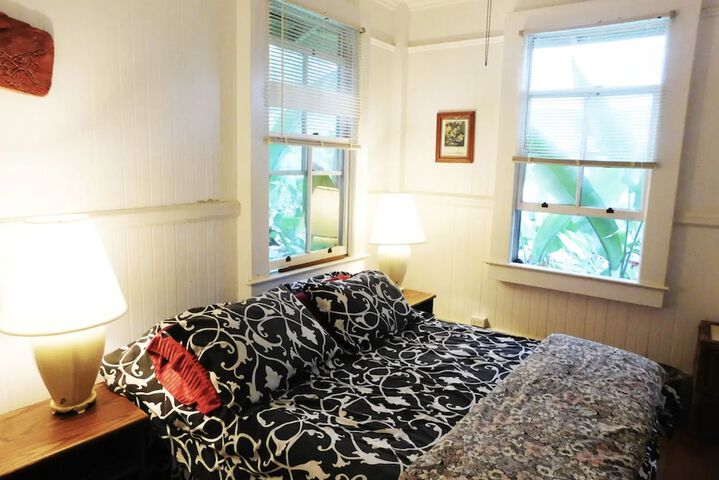 Room 8 of 102
