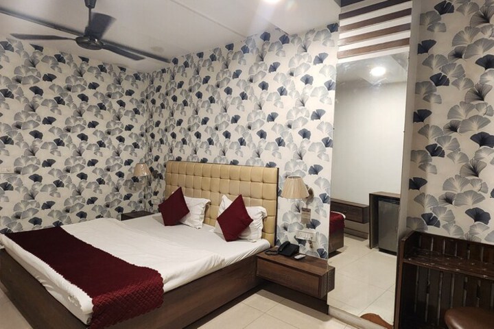 Room 37 of 48