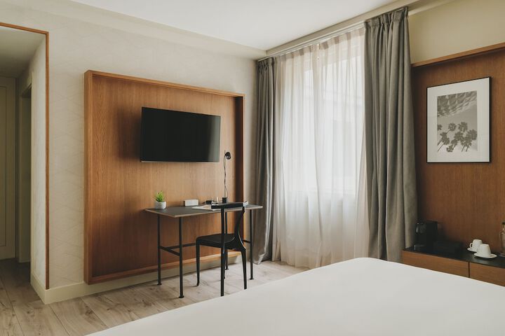 Room 33 of 67