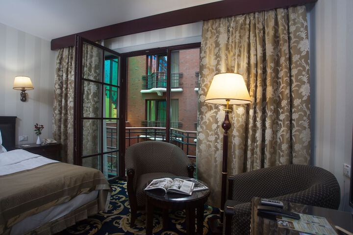Room 22 of 70