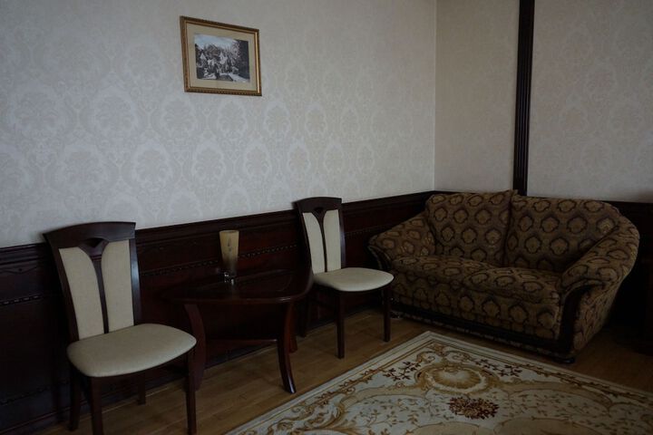 Room 25 of 40