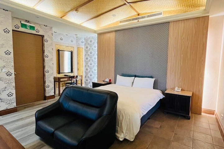 Room 18 of 51