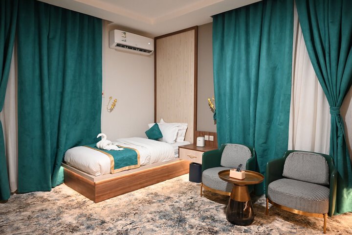 Room 34 of 61