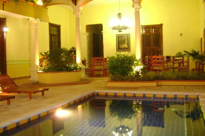 Pool Hotel