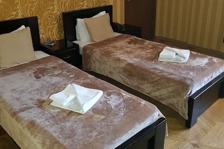 Room 16 of 37