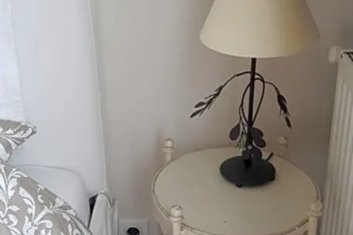 Room 5 of 10