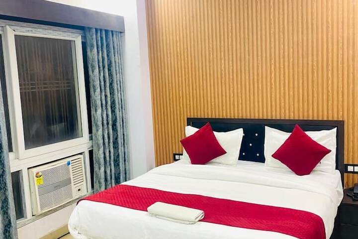 Room 10 of 24