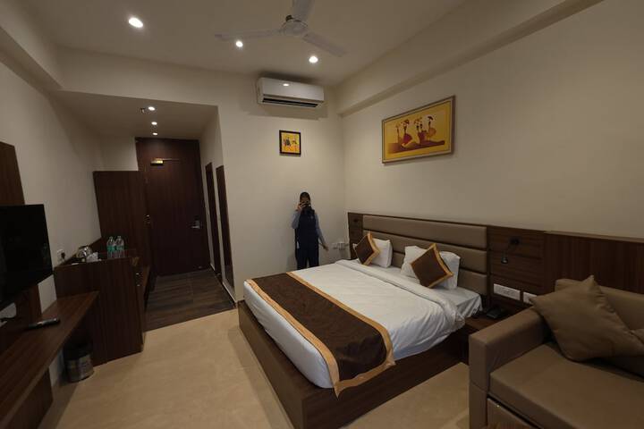 Room 7 of 23