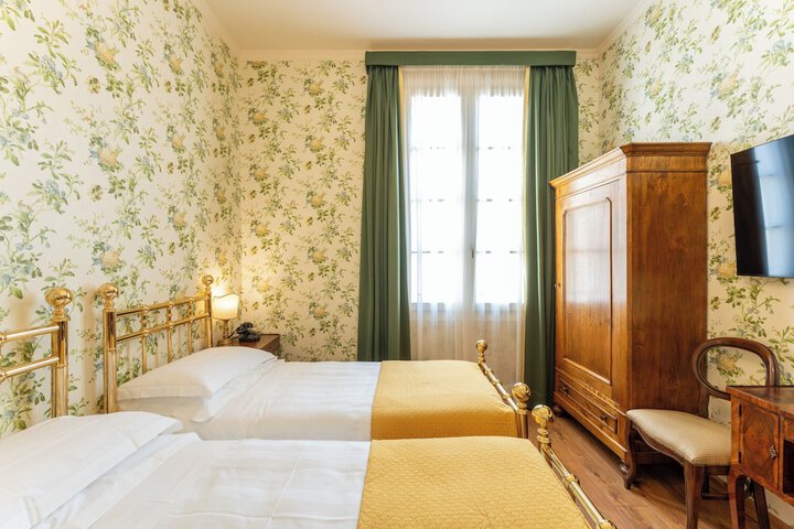 Room 38 of 69