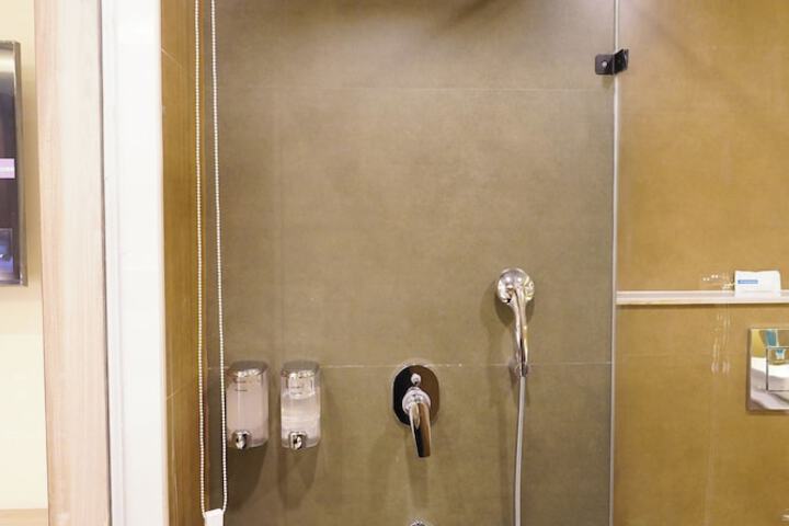 Room 29 of 51