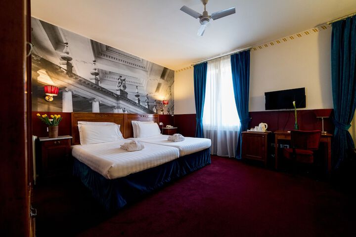 Room 21 of 50