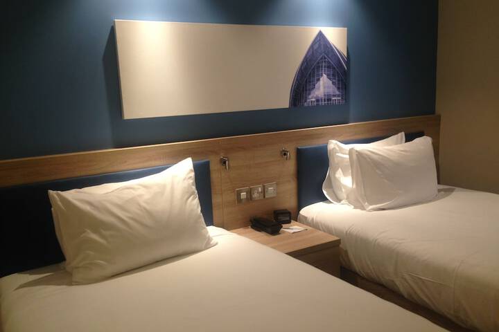 Room 5 of 41