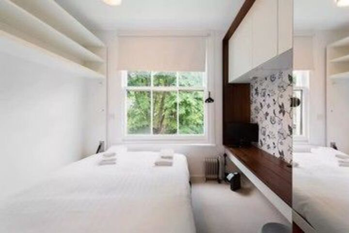 Room 6 of 23