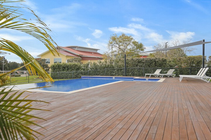Sundeck 27 of 36
