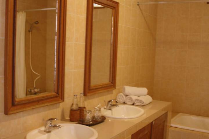 Room 45 of 103