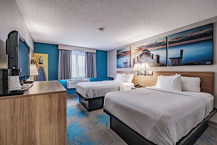 2 Double Beds (3 of 14)