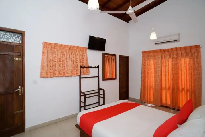 Room 3 of 20