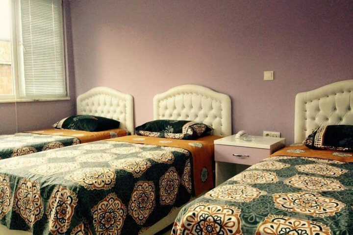 Room 5 of 9