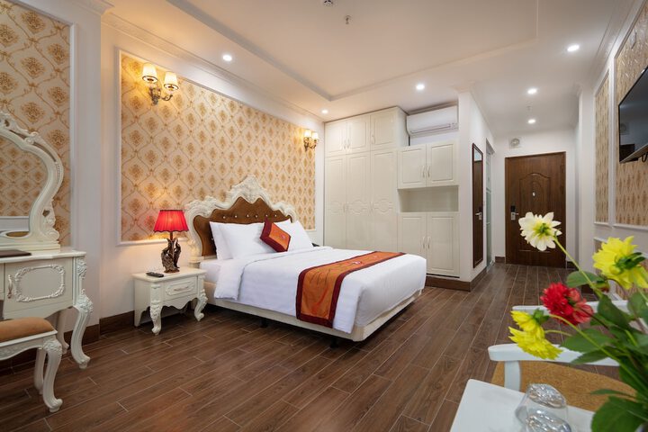 Room 7 of 33