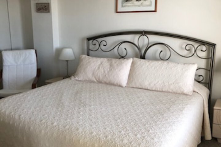 Room 28 of 237