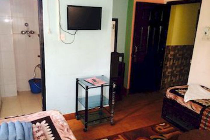 Room 12 of 26