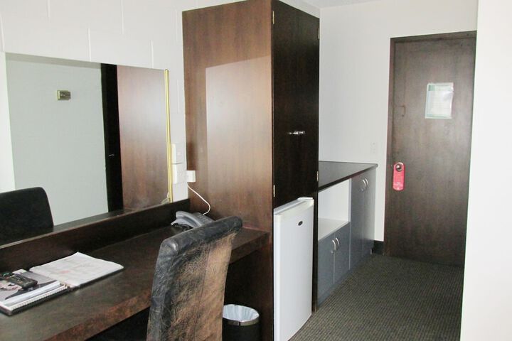 Room 6 of 38