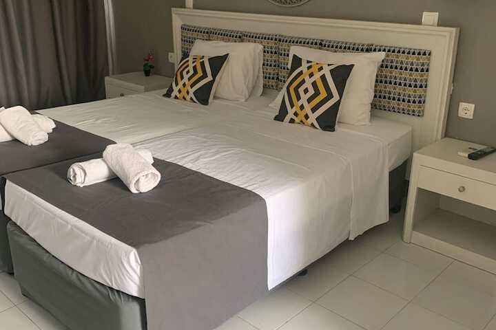 Room 22 of 35