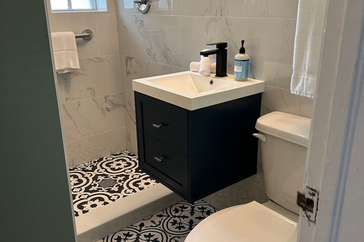 Room 32 of 46